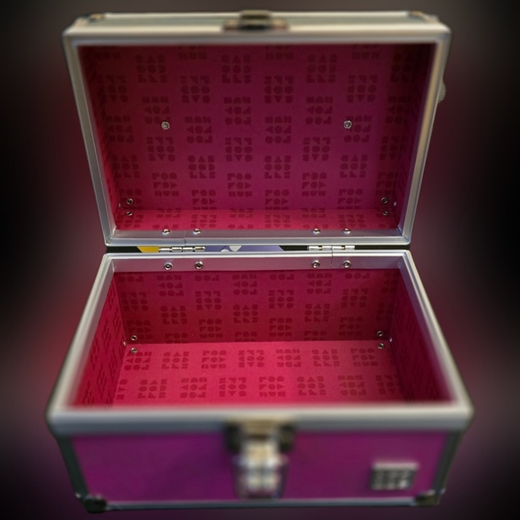 Caboodles Baby Train Case - Picture 4 of 4